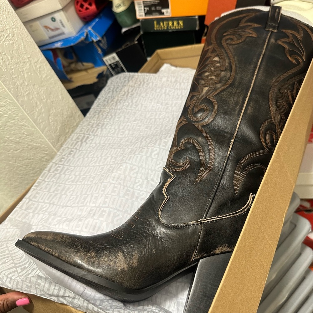 Steve Madden Lasso Brown Distressed boots 
Brand new women 9 1/2
